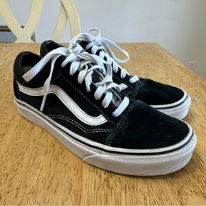 VANS Old Skool Core Classic Sneakers Black and White size 7